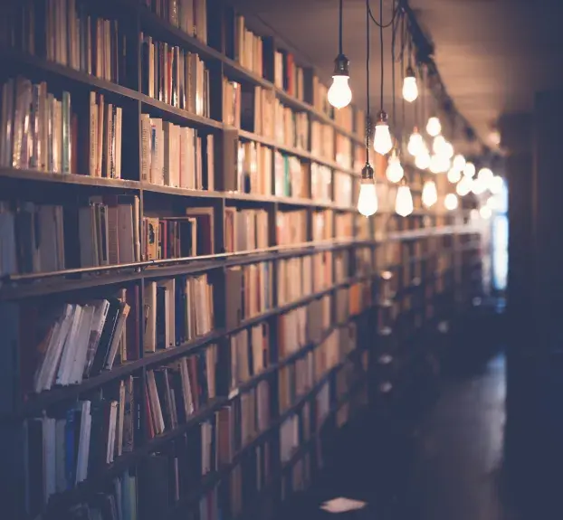 Photo de livres dans une bibliothèque